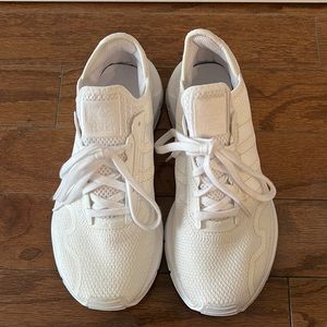 ADIDAS SWIFT RUN SNEAKER - ONLY WORN ONCE!